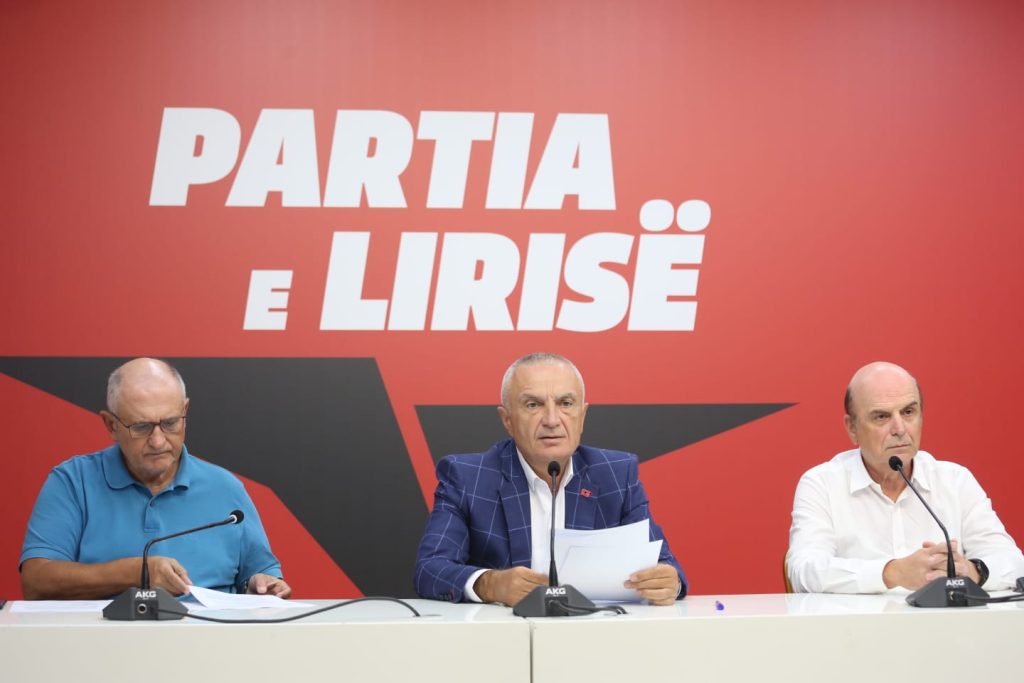 Meta: Rama qëndron pas çdo afere! Kryebashkiaku i Shijakut u vlerësua për malin e plehrave që kanë mbuluar qytetin