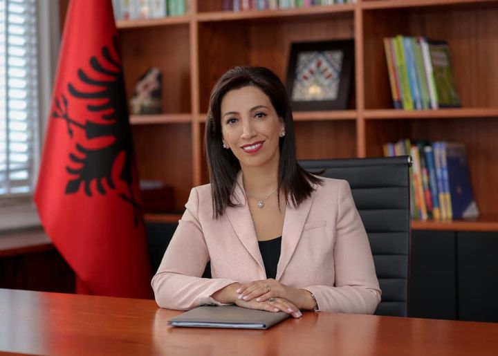 Qeveria mbylli shkollën private turke në Tiranë, ministrja e Arsimit del me sqarim dhe tregon arsyet pse u mor ky vendim