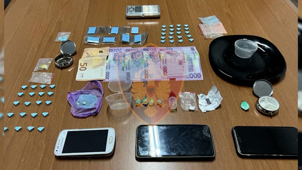 Shiste drogë tek Brryli, arrestohet