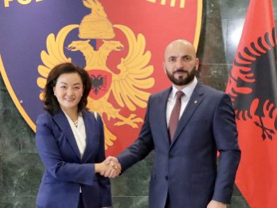 Ambasadorja e SHBA komenton shkarkimin e Gledis Nanos: Nuk e prisnim
