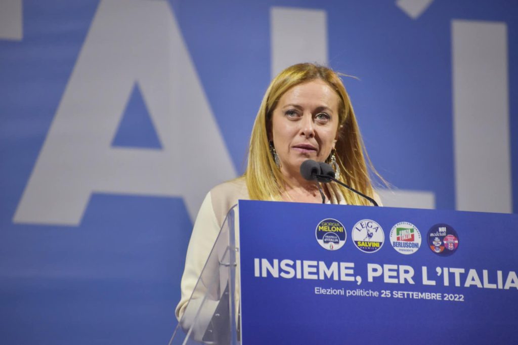 Pse Giorgia Meloni është një ‘kameleon’ politik!