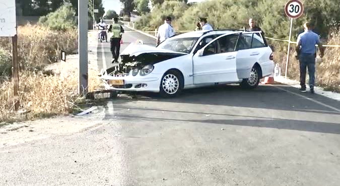 Taksia përplaset me shtyllën në Vlorë: Plagosen 6 persona, shoferi dyshohet se ishte i dehur
