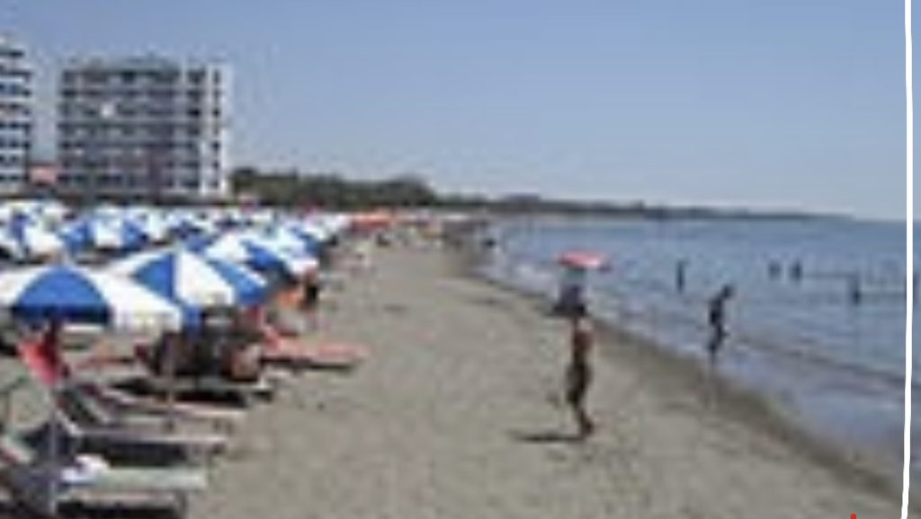 Shëngjin, një grua gjendet e pajetë në plazh