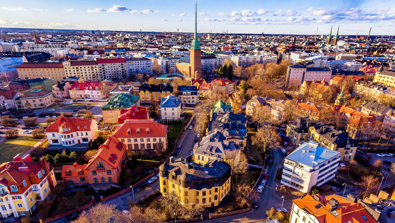 Finlanda vendos :  Duke  filluar nga mesnata ndalon  hyrjen për turistët rusë