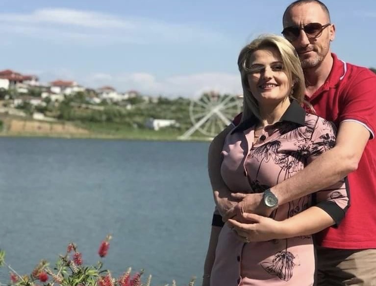 Vëllai vrau vëllanë dhe kunatën/ Nëna nuk shkon në ditën e varrimit të djalit dhe nuses