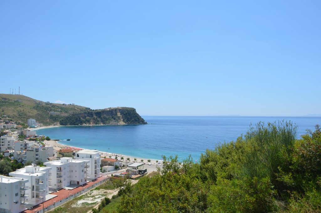 Prokuroria Vlorë Sekuestron sipërfaqe 6000 metër katrorë tokë në Himarë me vlerë 1.8 mln euro