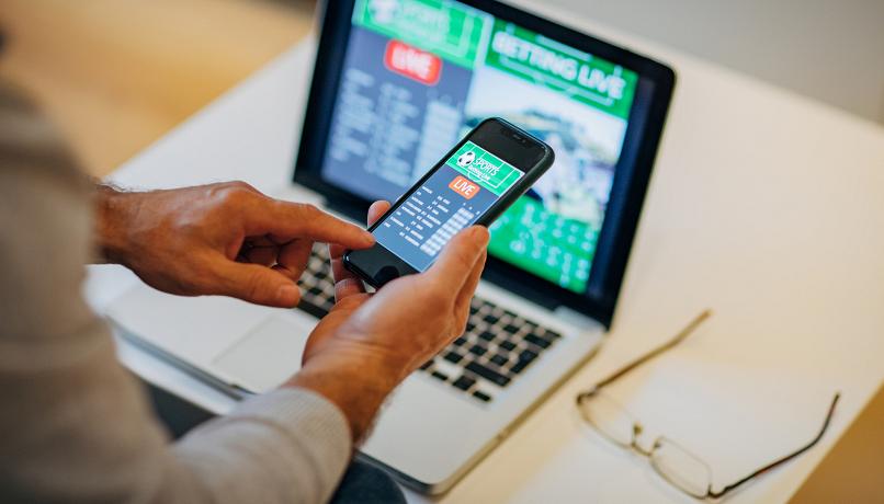 Mashtrimet online përmes Call-Center, tre të arrestuar në Tiranë