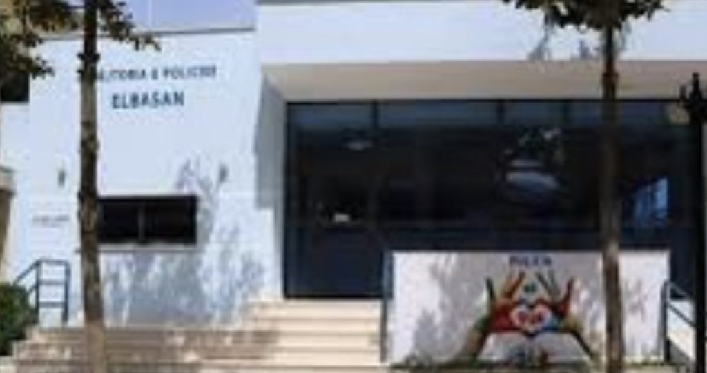 59 vjeçari në Elbasan rreh gruan  që kishte  urdhër mbrojtje