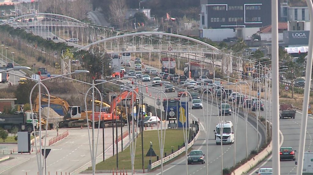 ARRSH: Segmenti Durrës-Tiranë  25 ditë i bllokuar në të dyja senset e lëvizjes