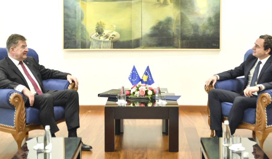 Lajçak takohet me Kurtin: Kosova dhe Serbia të me një marrëveshje para vitit 2024