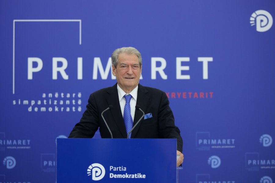 Berisha: Rama të largohet! Ka  shpenzuar 22 milionë euro për fluturime me charter