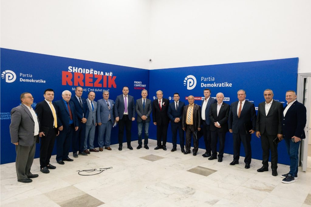 PD jep detaje nga takimi i Berishës me aleatët: Shpëtimtar për vendin do jetë krijimi i një…