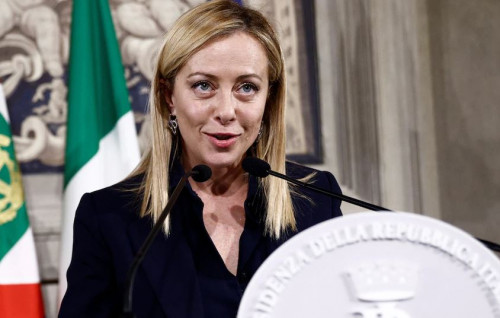 Giorgia Meloni  betohet  si gruaja e parë kryeministre e Italisë