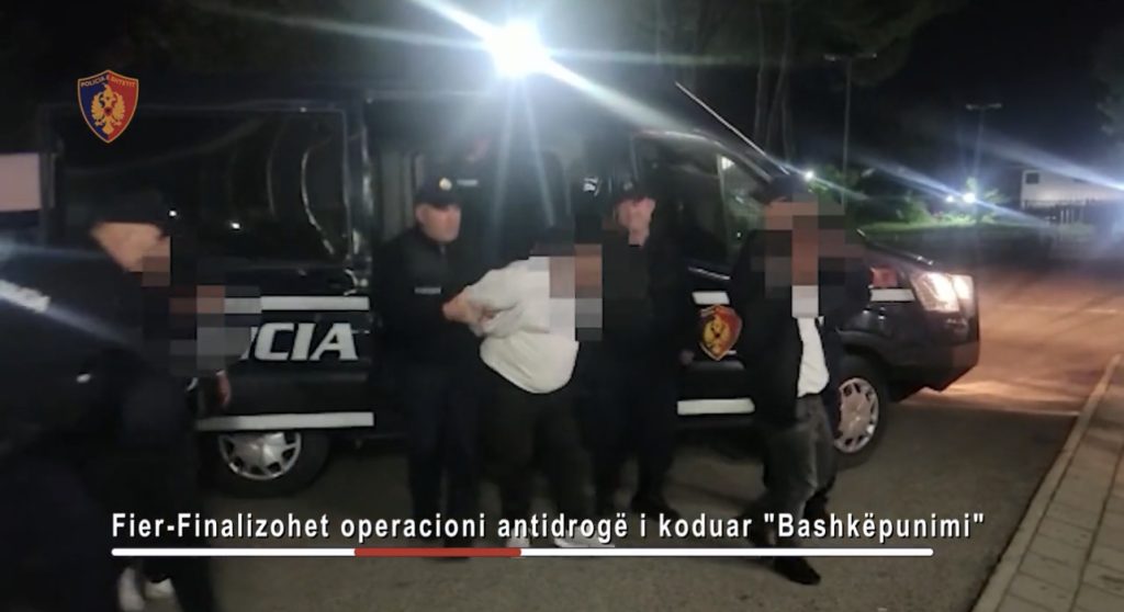 Arrestohen me mijëra euro, kokainë dhe armë zjarri