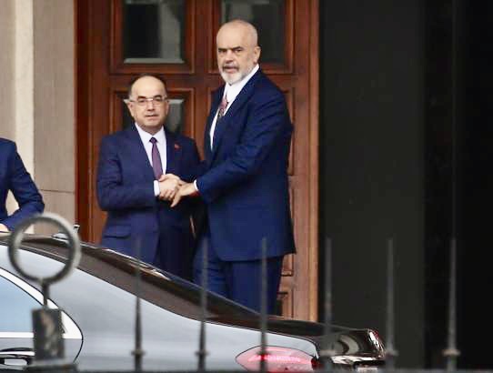 Sulmet kibernetike nga Irani/ Presidenti Begaj 2 orë mbledhje me Këshillin e Sigurimit