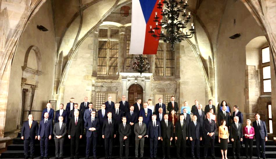 Liderët në Bashkësinë Politike Europiane, Macron: Synimi, të ndërtojmë një strategji të përbashkët për…
