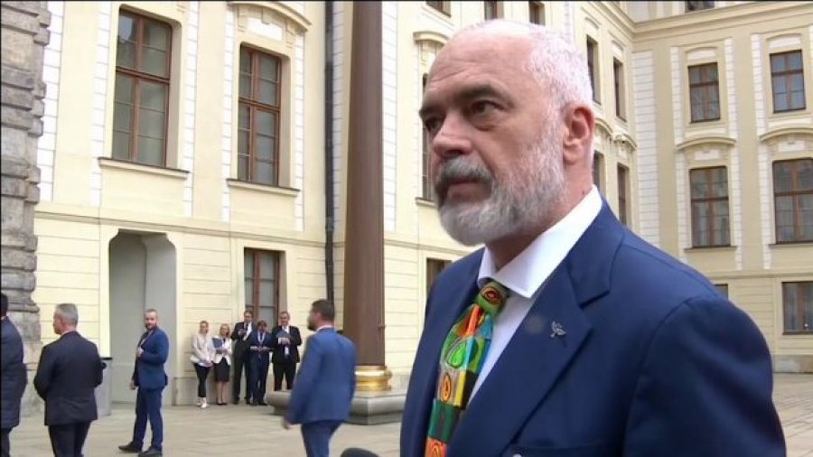 Mediat huaja kapin mat  Ramën, e pyesin se pse shqiptarët po ikin me gomone në Britani