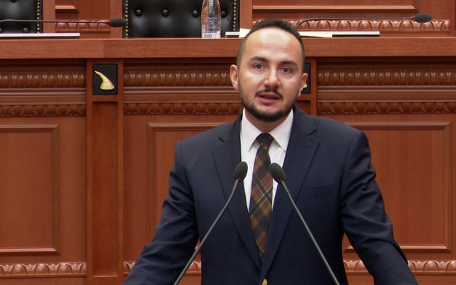 Ervin Salianji akuza të forta qeverisë: Po e çoni Portin e Durrësit në Porto Romano, tek oligarkët pranë jush!