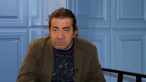 “Doktori i Fiksit” rrëfen arsyen e divorcit nga ish-bashkëshortja dhe zbulon: U dogja unë, më mori shtëpinë