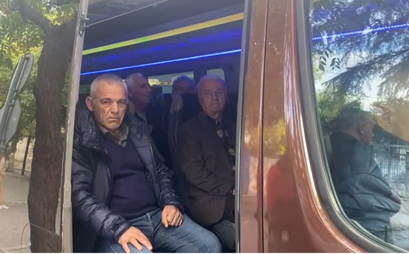 Qytetarët nisen nga Elbasani për në protestë: Kjo qeveri nuk do t’ia dijë për popullin