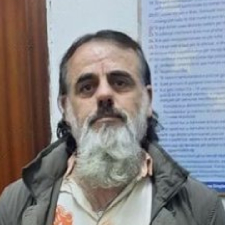 Dëshmia e radikalit që mbajti të ngujuar gruan dhe 2 fëmijët!