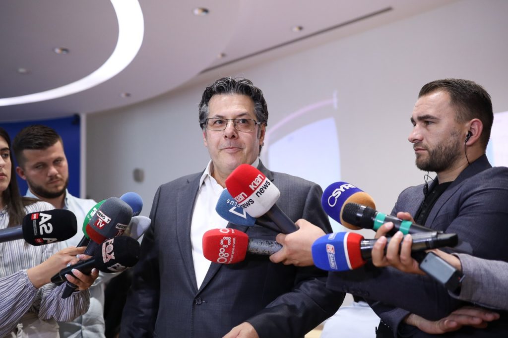 Paloka sulmon Alibeajn: Thotë me paturpësi që është kreu i Grupit Parlamentar!
