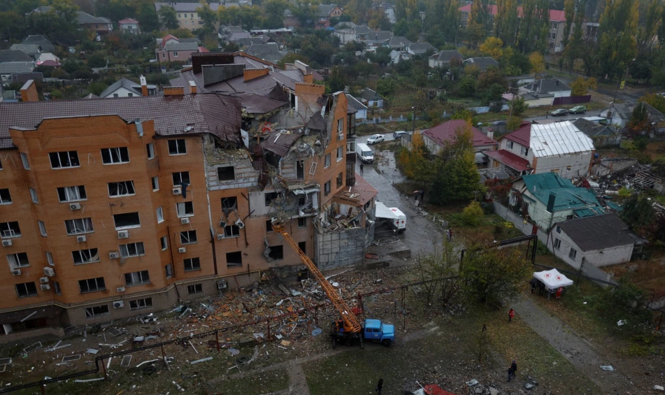 Dëshmitë tronditëse nga Ukraina: Rusët dogjën trupa në një landfill në Kherson