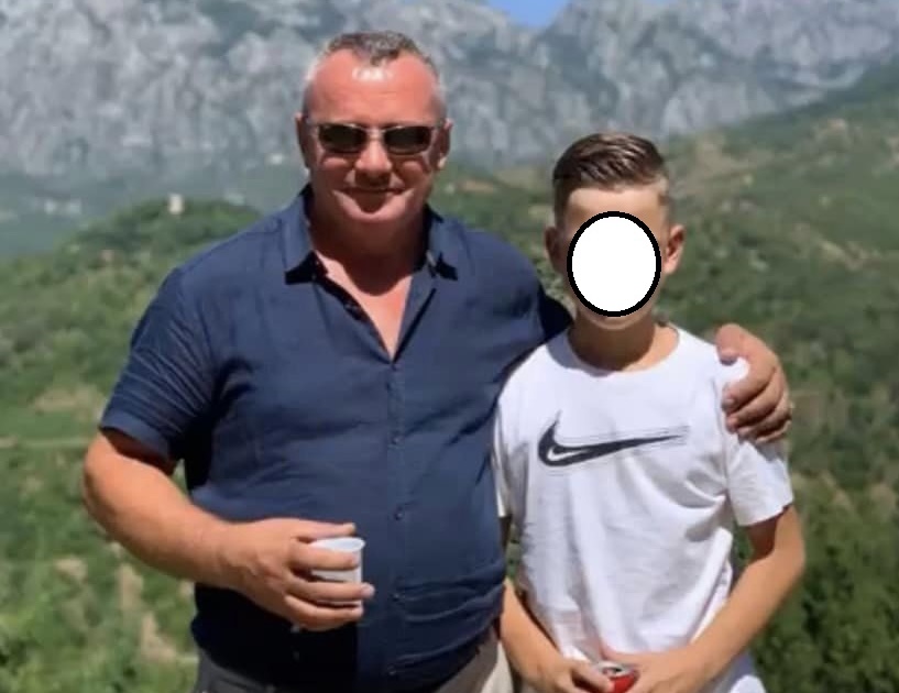 Humbi jetën bashkë djalin , bznesmeni ishte kthyer nga Anglia për të investuar