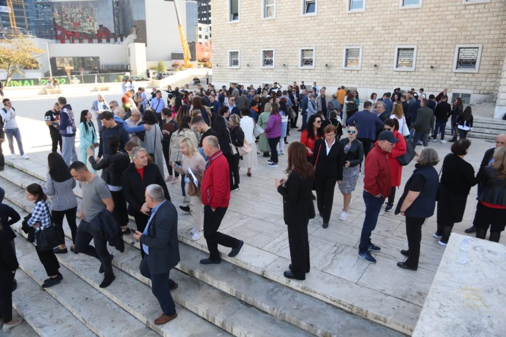 Pedagogët sërish në protestë: Na rrisni pagat!