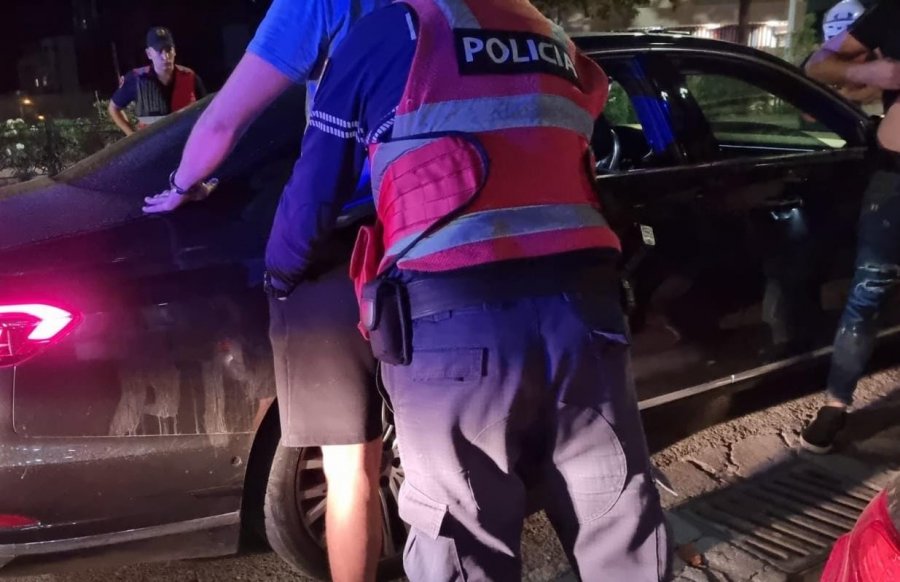 Arrestohen 2 grabitësit e dhunshëm policë te Liqeni