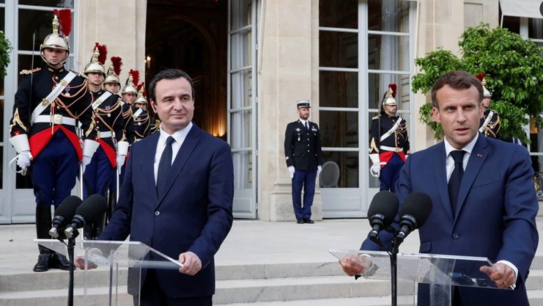 Rritja e tensioneve në Veri, Macron fton Kurtin dhe Vuçiçin në Paris