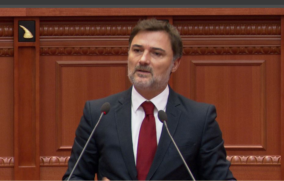Alibeaj me tone të larta kundër grupit të Berishës: Nuk përfaqësoj askënd!