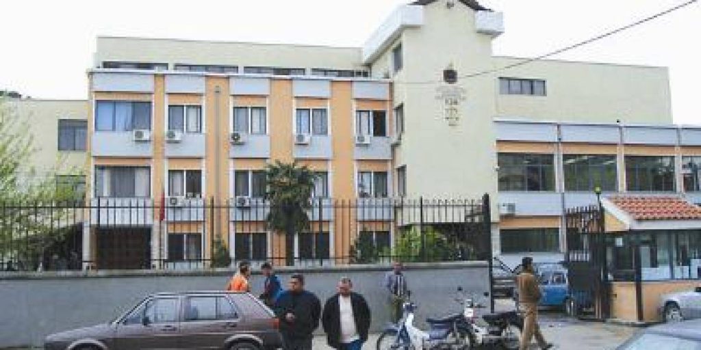 Prokuroria e Vlorës i sekuestron vlonjatit 6 apartamente dhe 1 dyqan