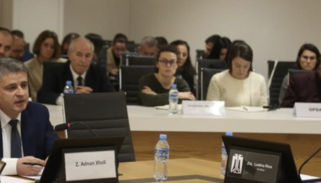 Ambasada amerikane “zbret” në KLP po merr pjesë në zgjedhjen e kreut të ri të SPAK