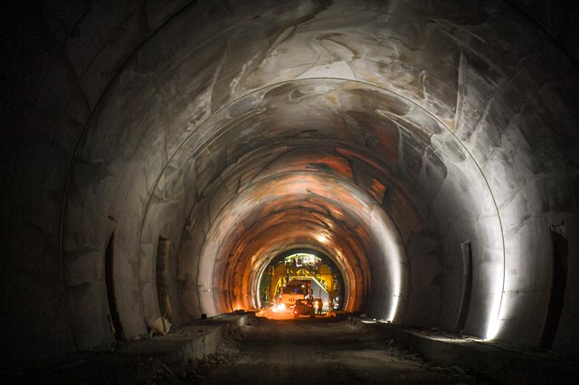 Rama poston foto nga tuneli i Llogarasë: Në javët e para të 2023-shit përfundojnë gërmimet