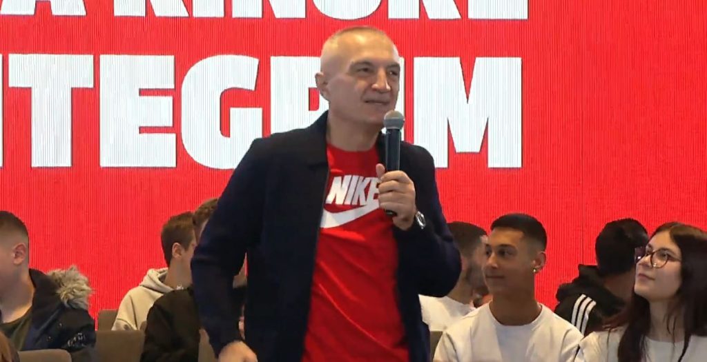 Meta: Pa të rinj të arsimuar, nuk ka Shqipëri të sigurt për të ardhmen