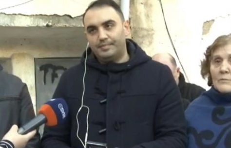 Këlliçi kalon  natën  me banorët e terrorizuar nga Veliaj: Babëzi për t’u vjedhur pronën