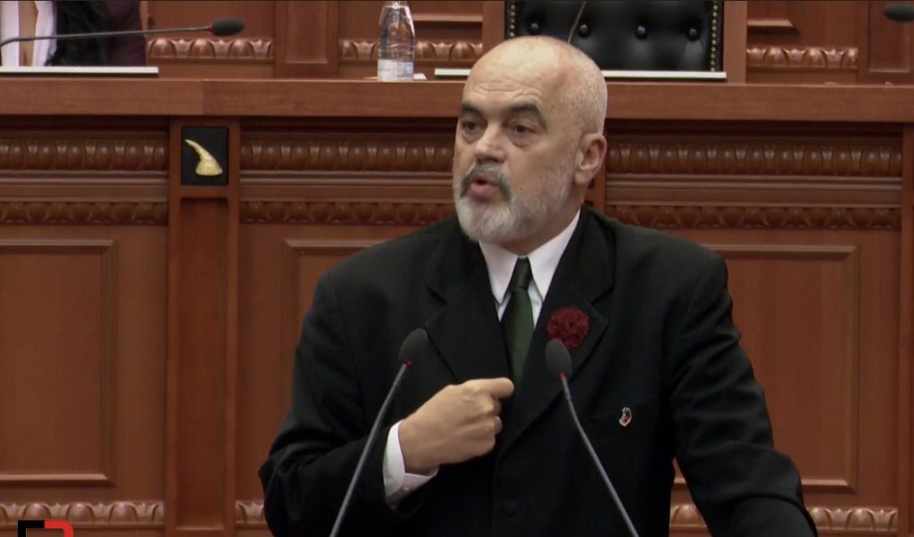 Rama merr në mbrojtje inceneratorin inekzistent të Tiranës