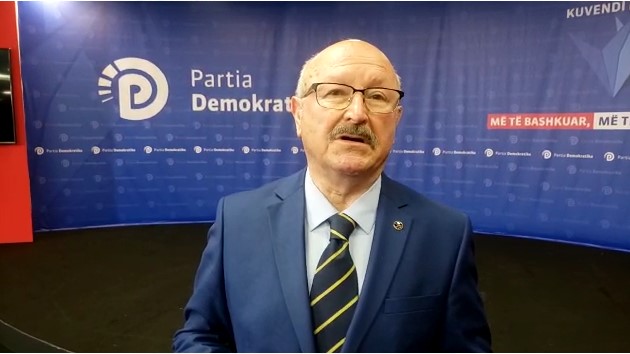 Bujar Kapexhiu për aksionin opozitar: Partia s’është as godina dhe as logo