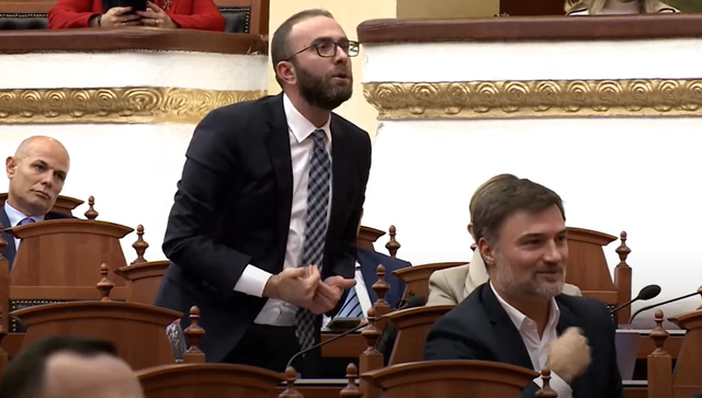 Debat i ashpër me Ramën, Gazment Bardhi përjashtohet nga seanca parlamentare, Kuvendi ndërpret transmetimin