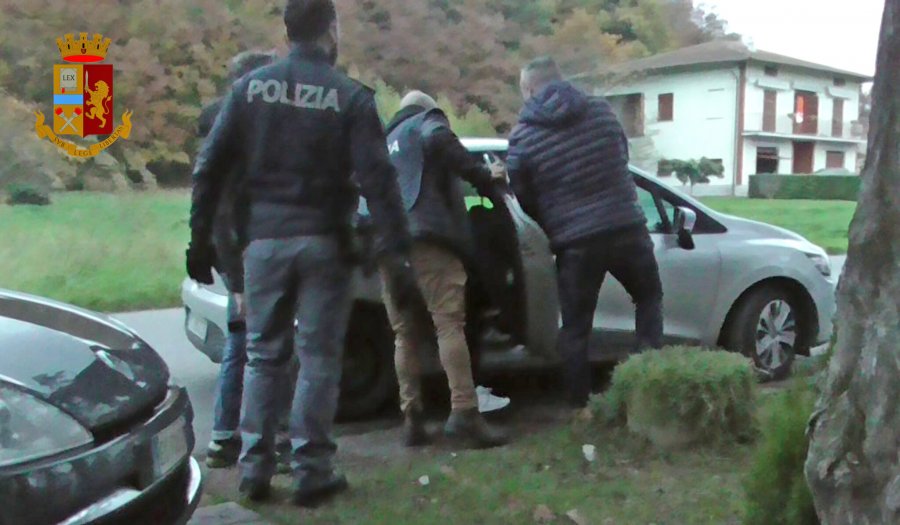 Itali, në pranga tre vëllezër shqiptarë për fshehje të kokainës në ferma