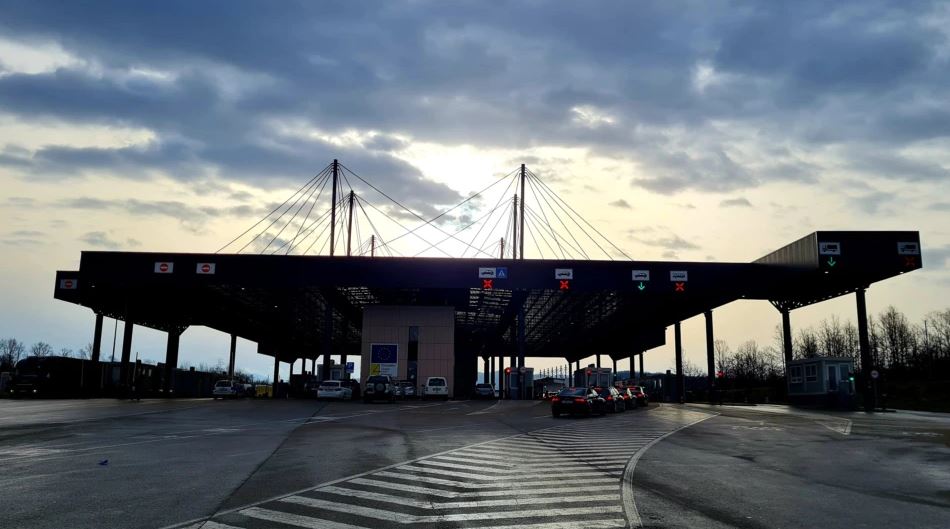 Situata në veri, pika kufitare mes Serbisë dhe Kosovës vijon të mbetet e mbyllur