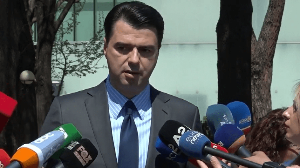 Lulzim Basha reagon ndaj deklaratave të Vuçiç: E papranueshme, presidenti serb nuk është ndarë nga e shkuara