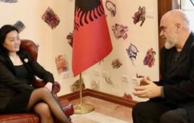 Kim i shkon Ramës në kryeministri, takim “kokë më kokë”