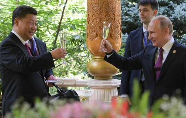 Analiza e DW/ Xi Jinping dhe Vladimir Putini, së bashku kundër SHBA