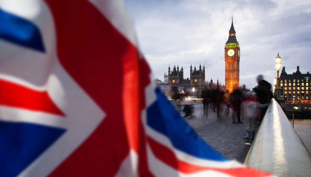 Skandali/ Edhe ligjvënësit britanikë kanë marrë dhurata nga Katari