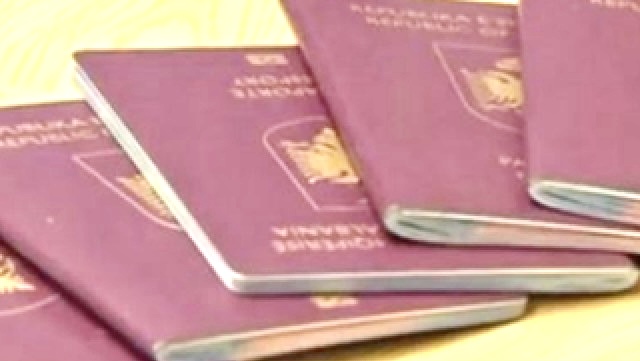 Arrestohen  tre falsifikatorë pasaportash