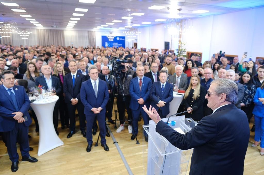 Meta publikon fotot nga ceremonia e 32-vjetorit: Ditë historike e themelimit dhe rithemelimit të kësaj force politike