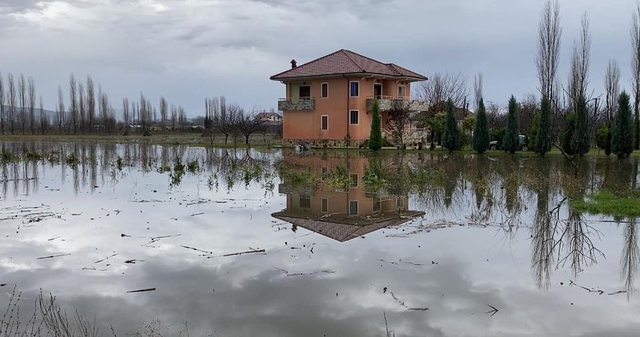 Situata e përmbytjeve në Shkodër ështē dramatike