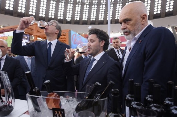Mediat malazeze publikojnë skandalin: Edi Rama dhe Dritan Abazoviç thyen embargon ndaj Rusisë